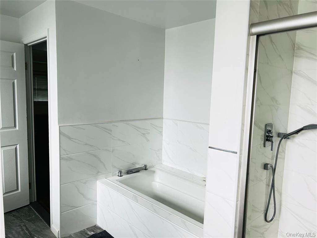 6 Village Drive – For Rent photo 15