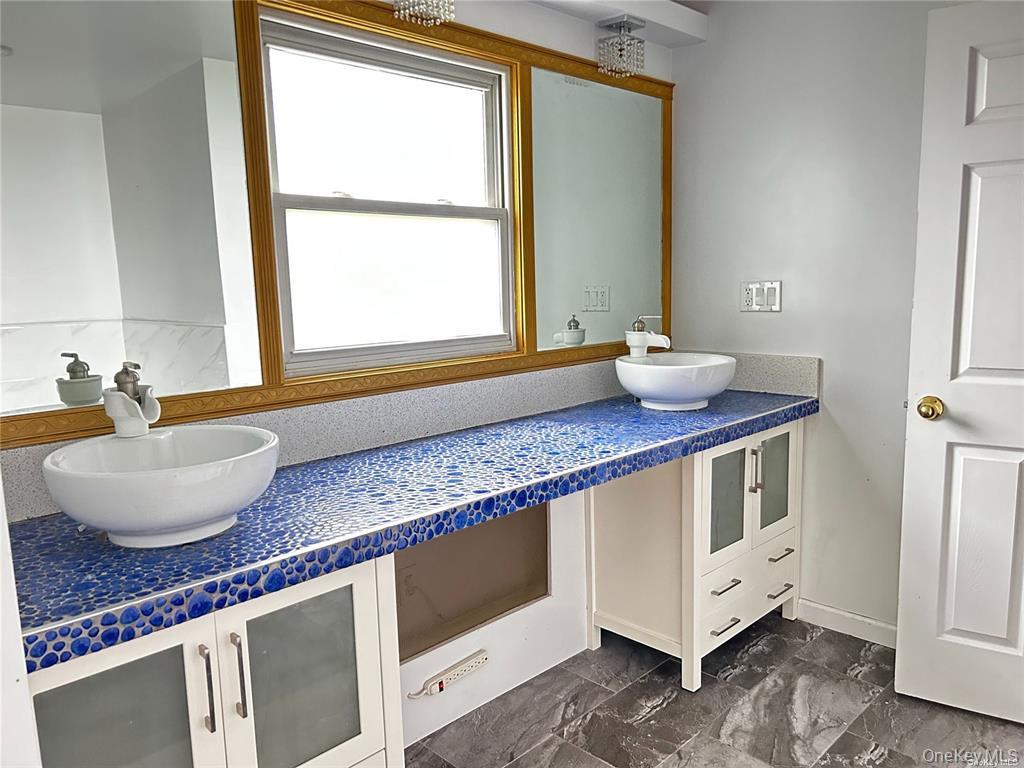 6 Village Drive – For Rent photo 16