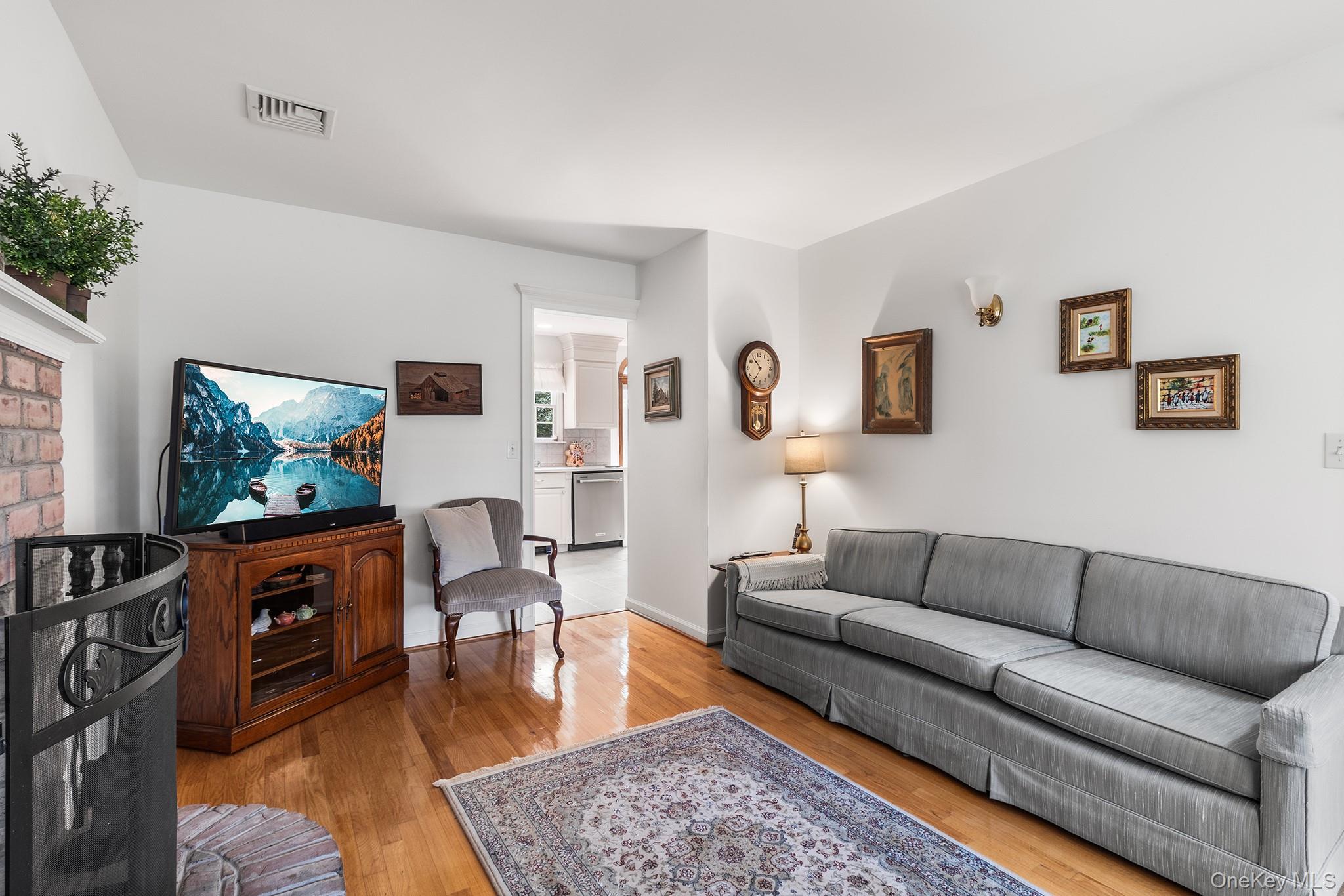 515 The Greenway – For Sale photo 9