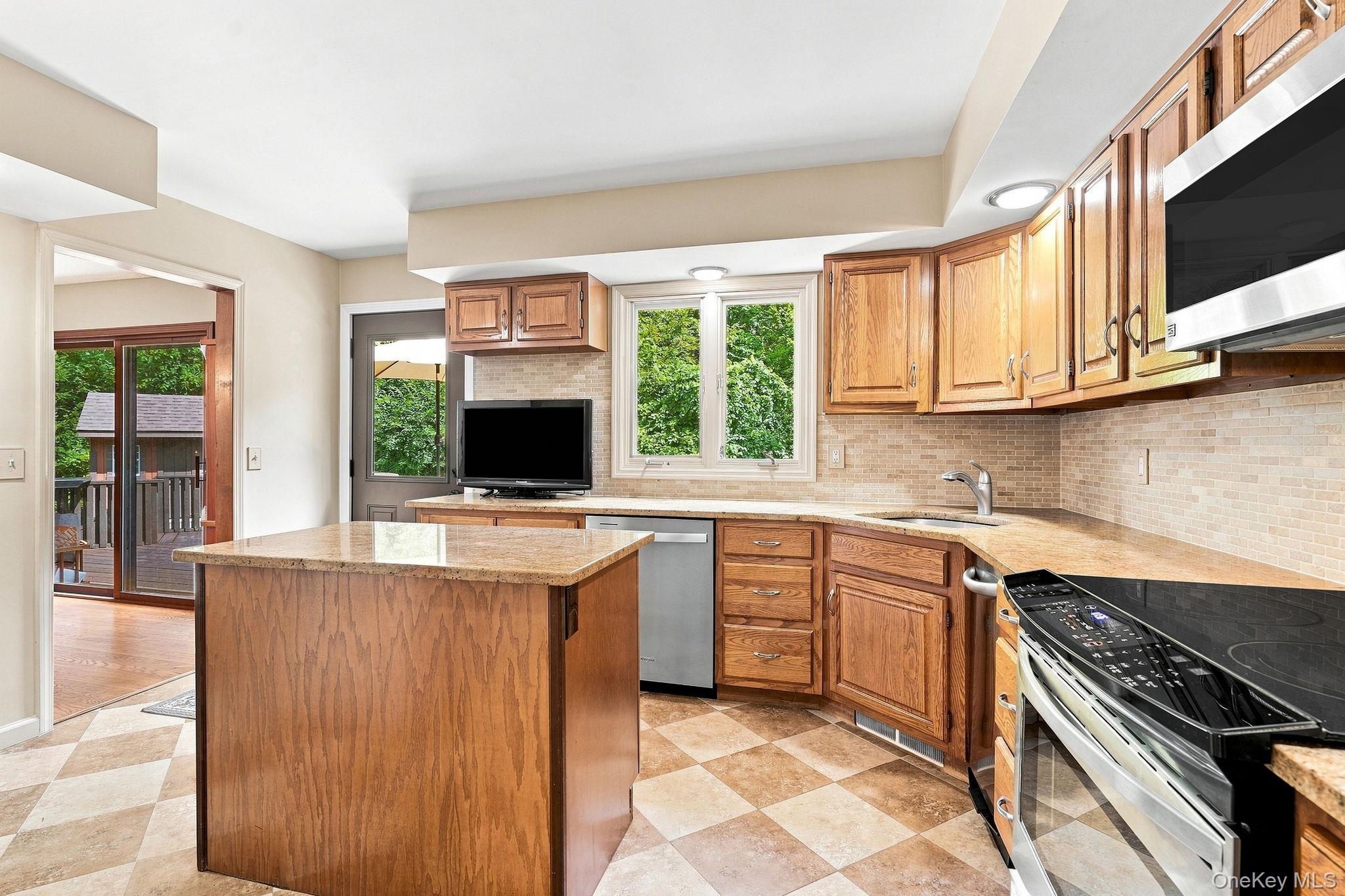 66 Maple Wood Drive – For Sale photo 9