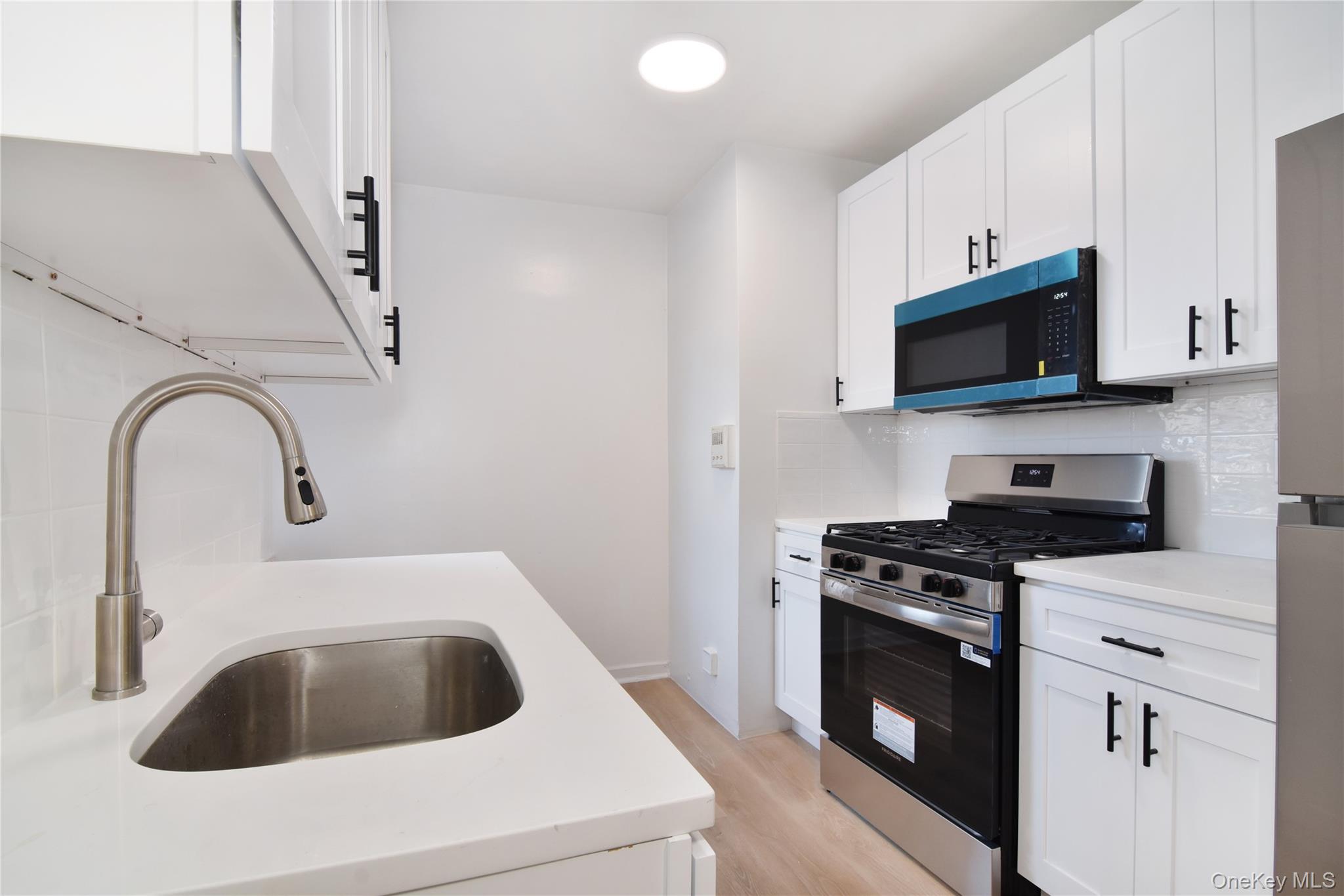 590 E 3rd Street, Unit 1L photo 5