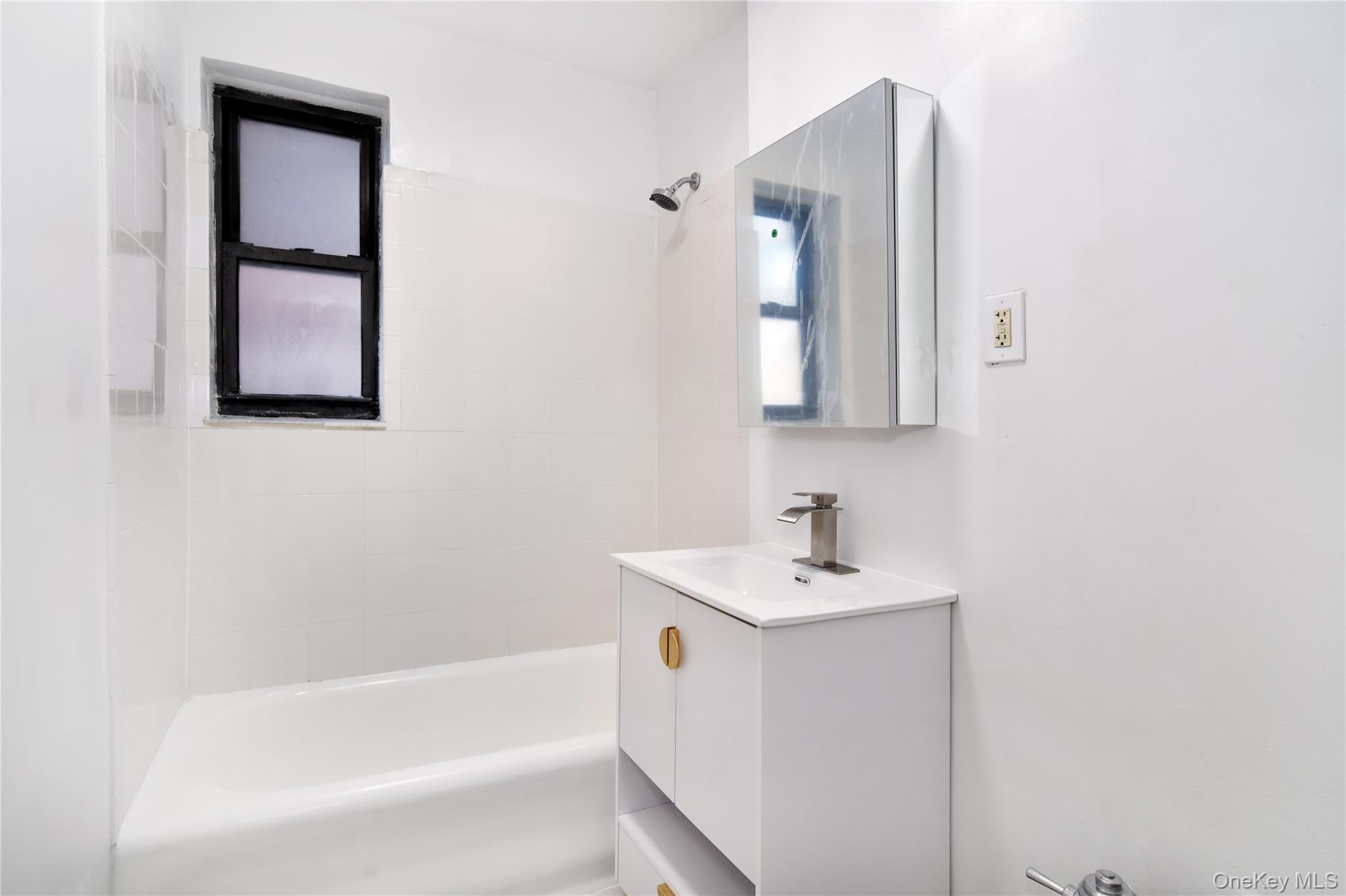 590 E 3rd Street, Unit 1L photo 12