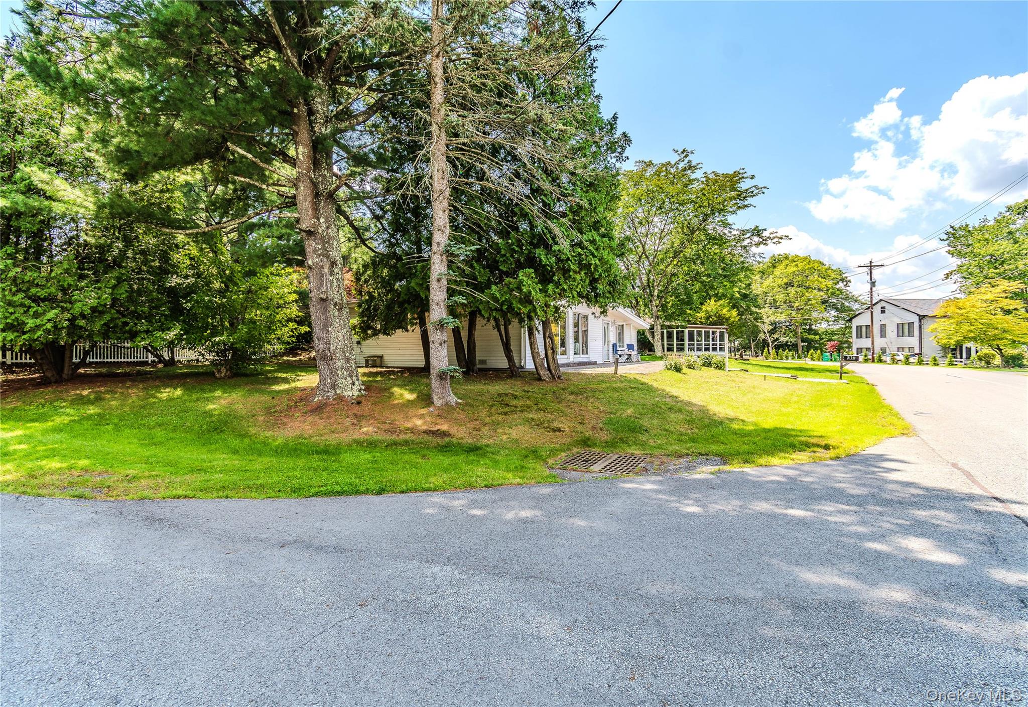210 Lake Shore Drive E – For Sale photo 40
