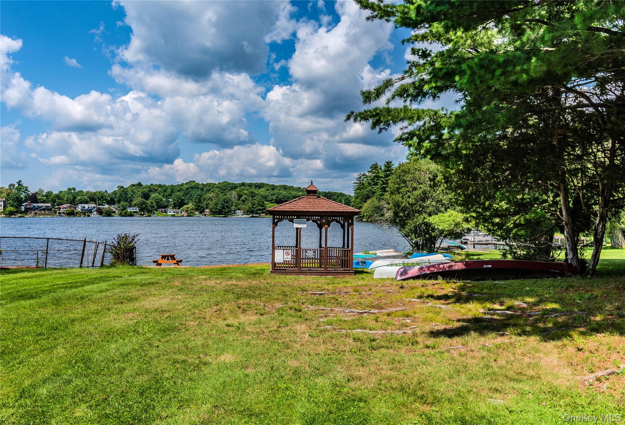 210 Lake Shore Drive E – For Sale photo 13