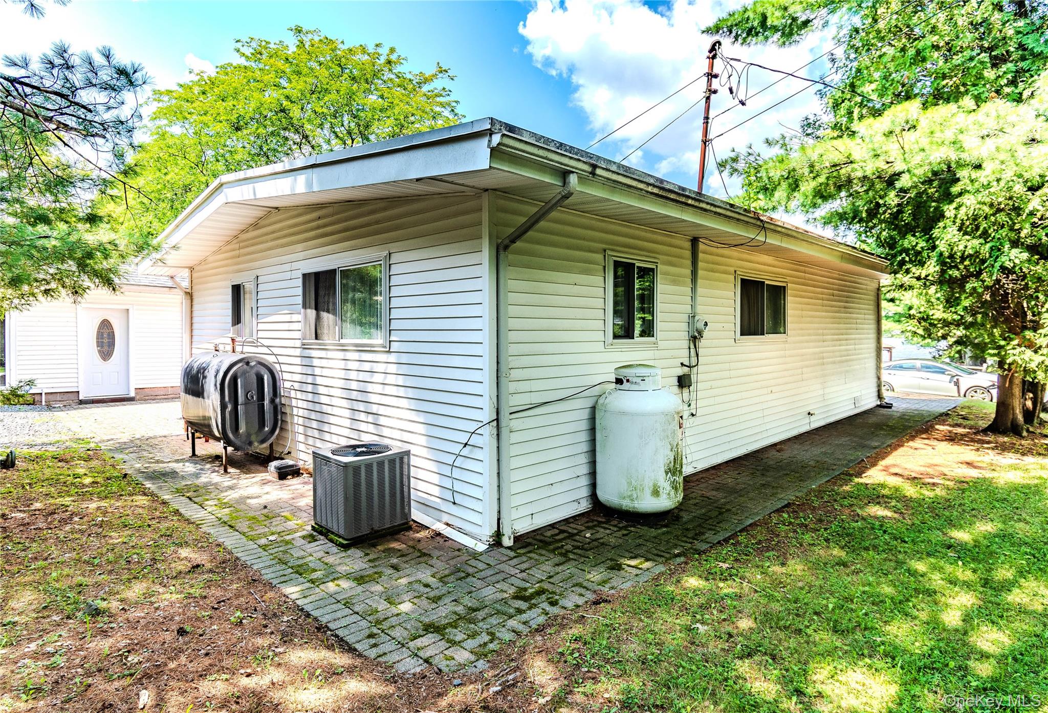 210 Lake Shore Drive E – For Sale photo 7