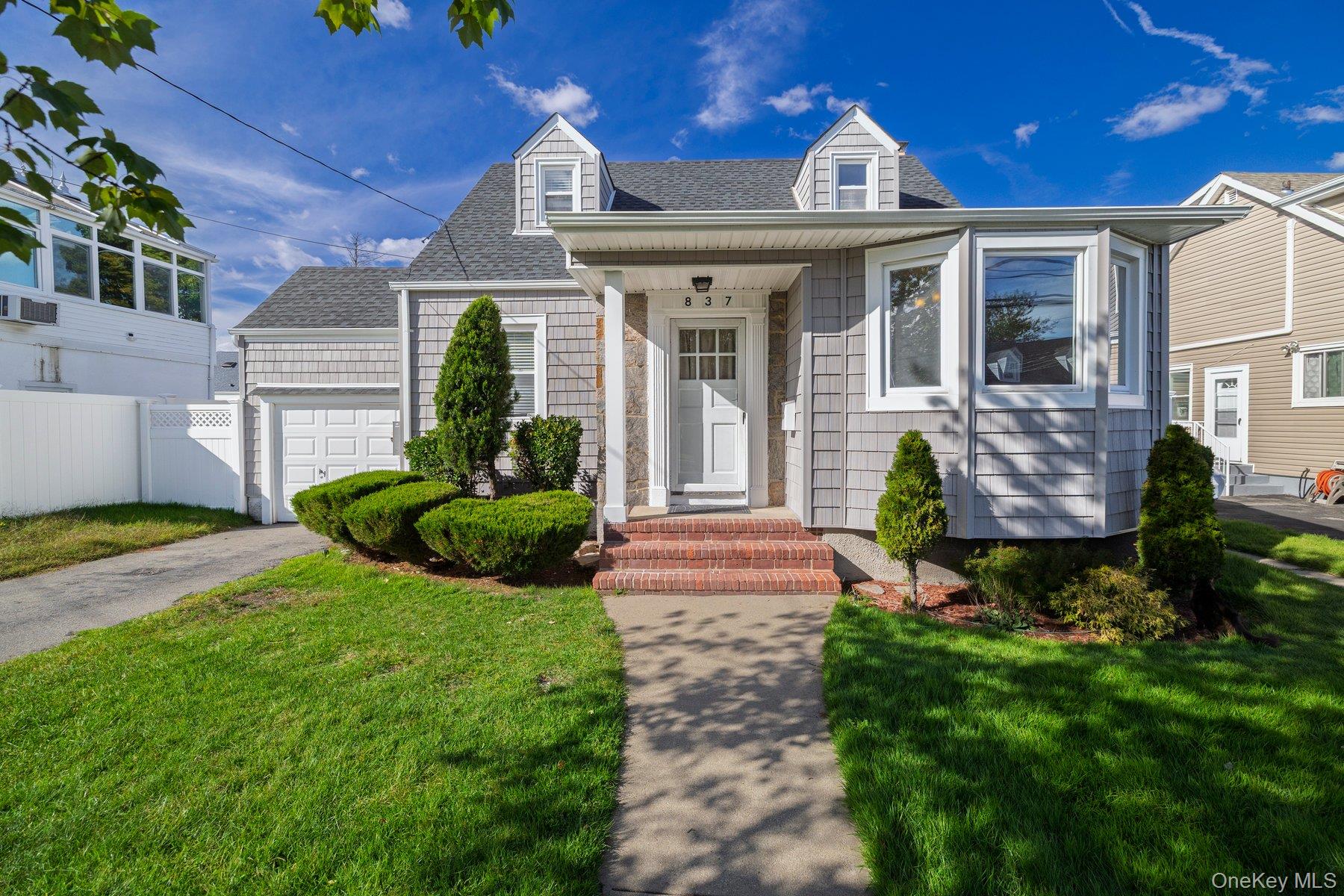837 Edward Street – For Sale
