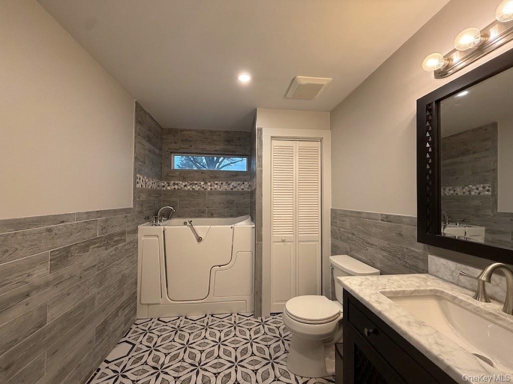 1521 Hone Ave Avenue – For Sale photo 13