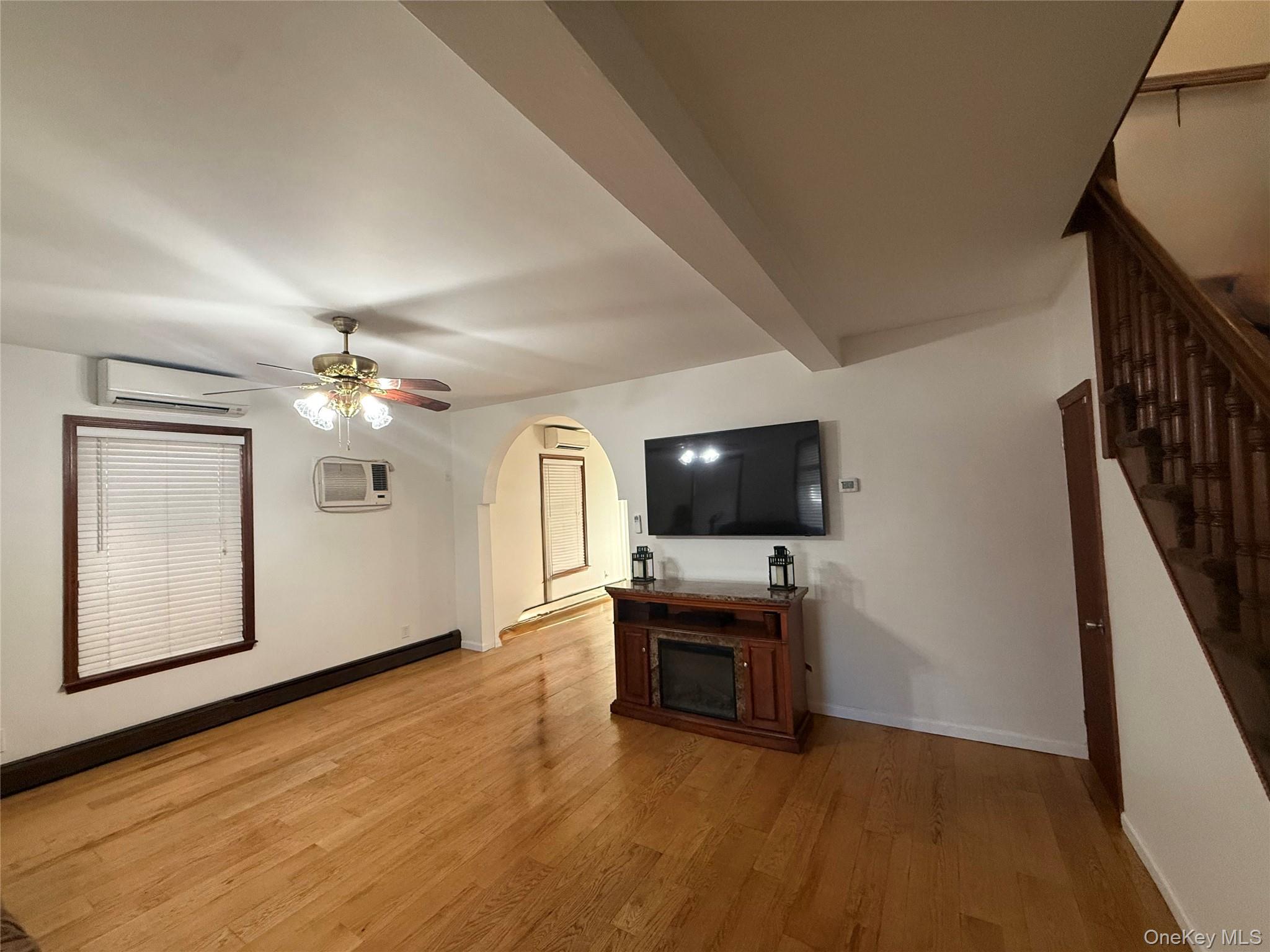 1521 Hone Ave Avenue – For Sale photo 4