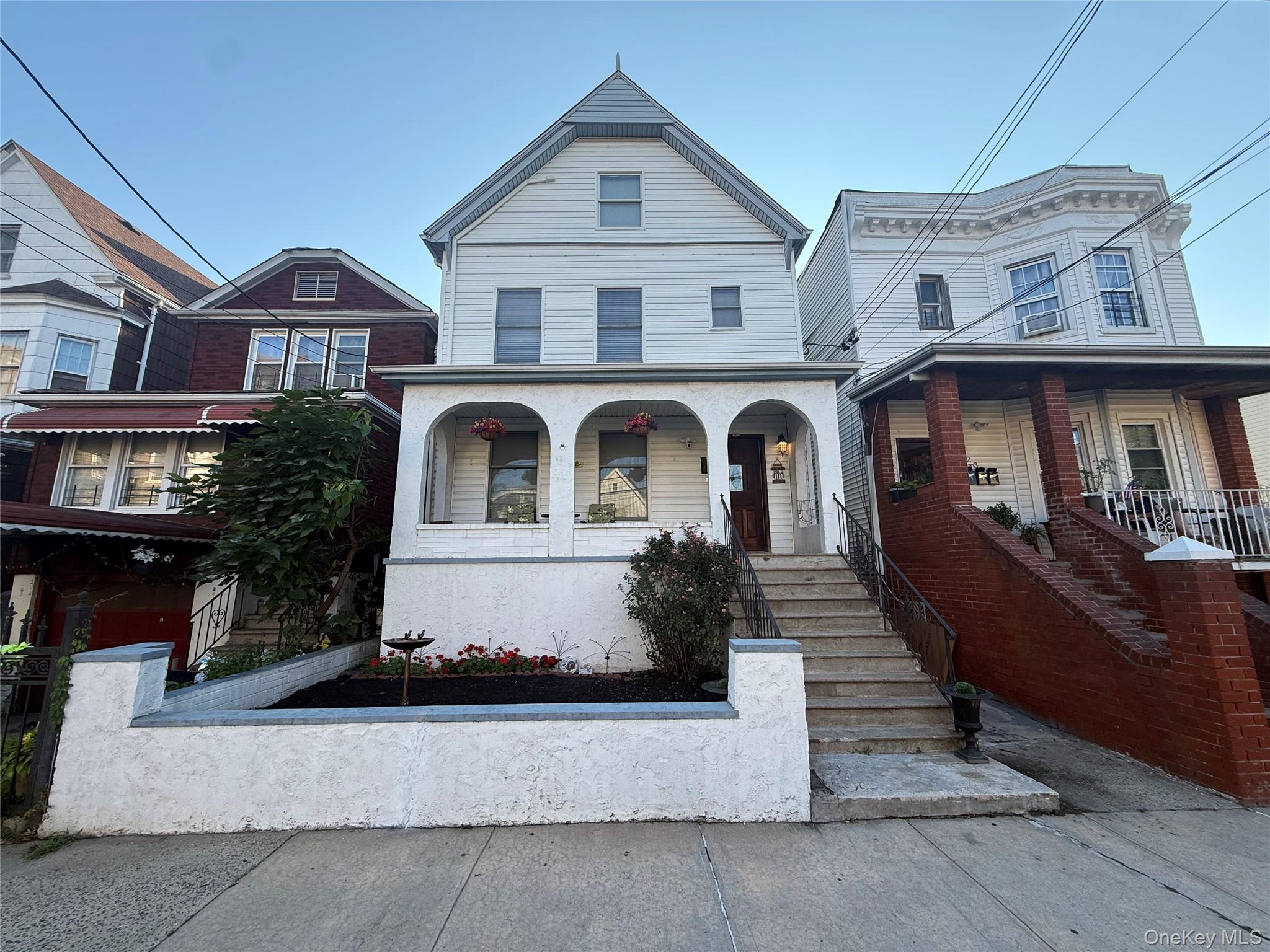 1521 Hone Ave Avenue – For Sale