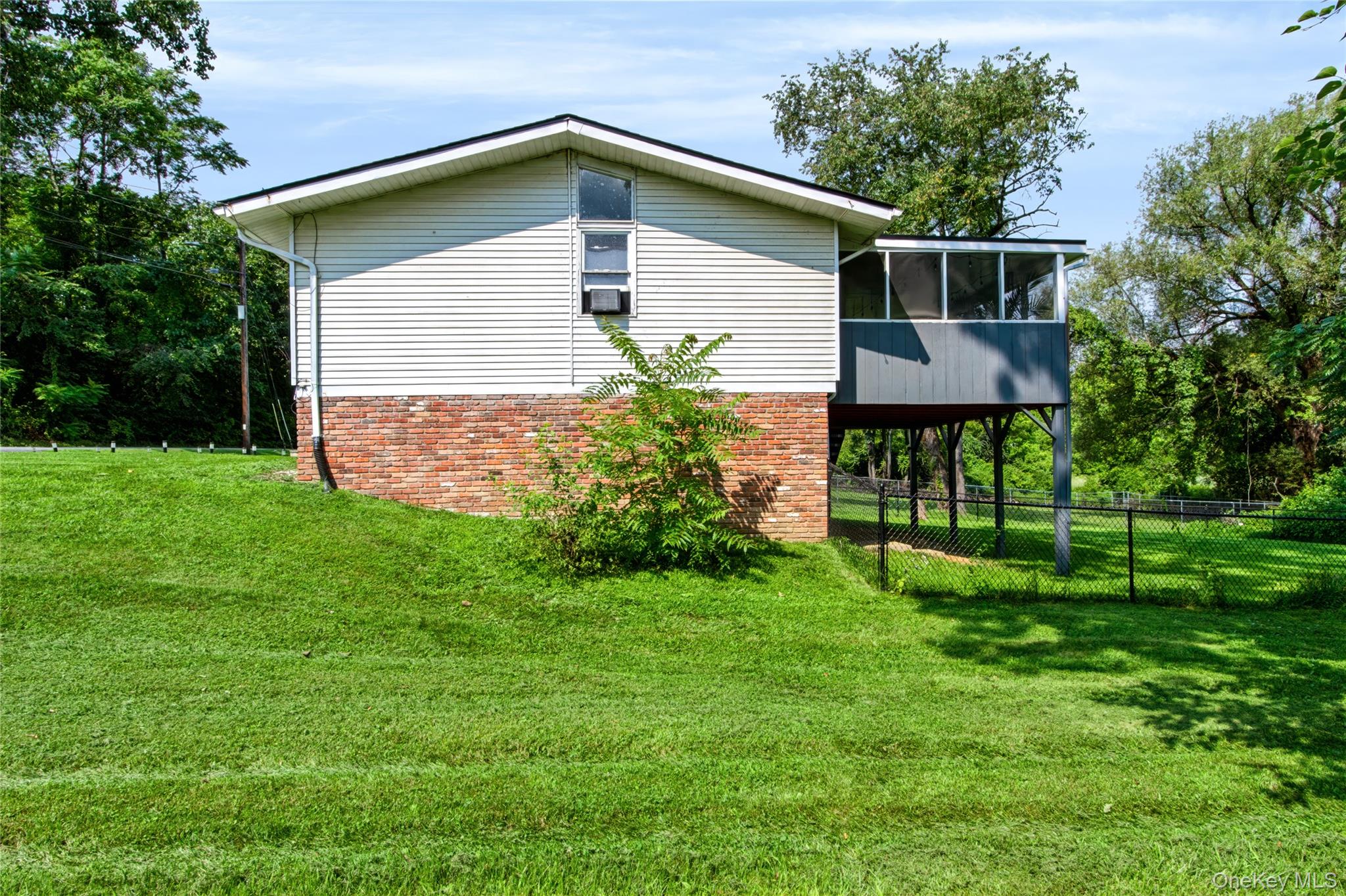 20 Seneca Lane – For Sale photo 7