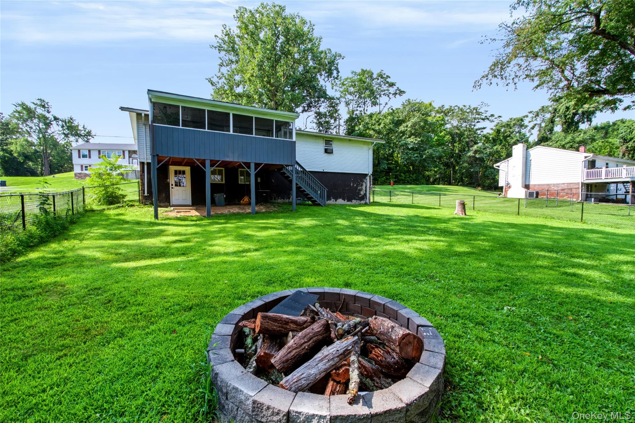 20 Seneca Lane – For Sale photo 44