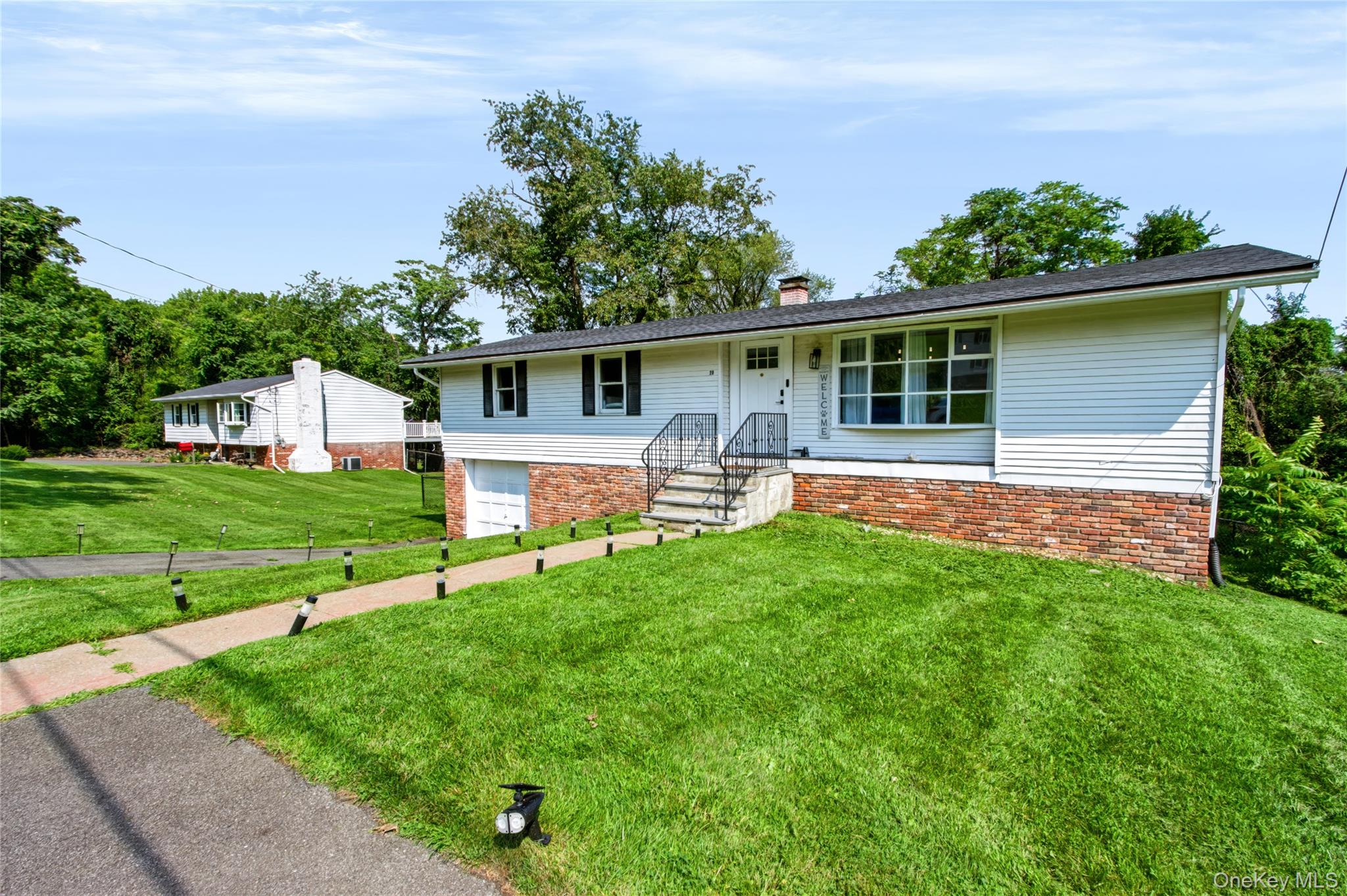 20 Seneca Lane – For Sale photo 4