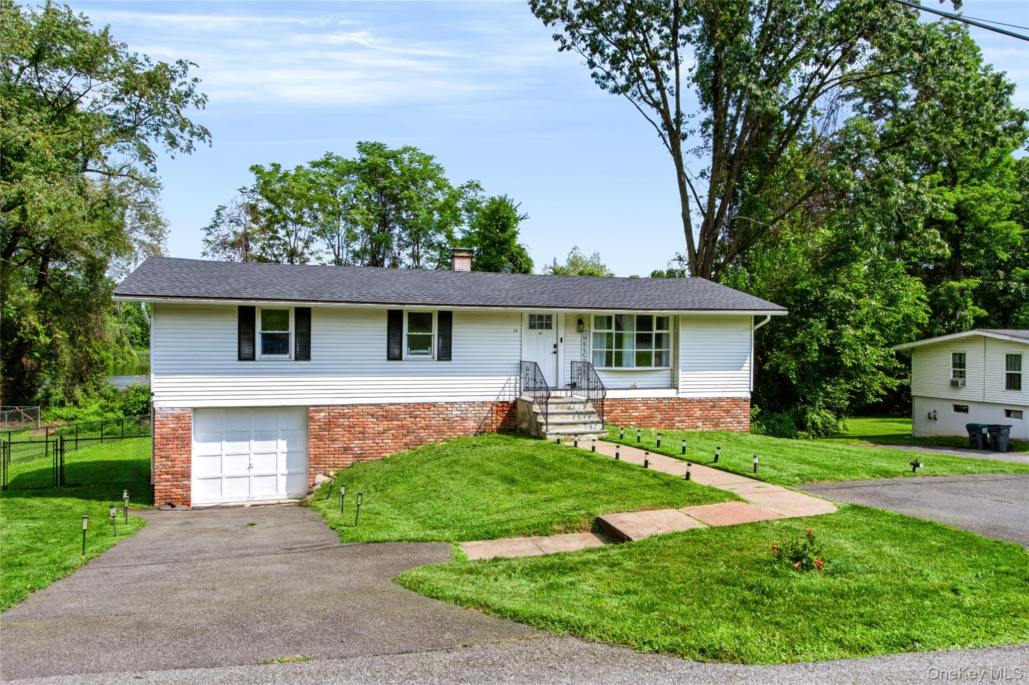 20 Seneca Lane – For Sale
