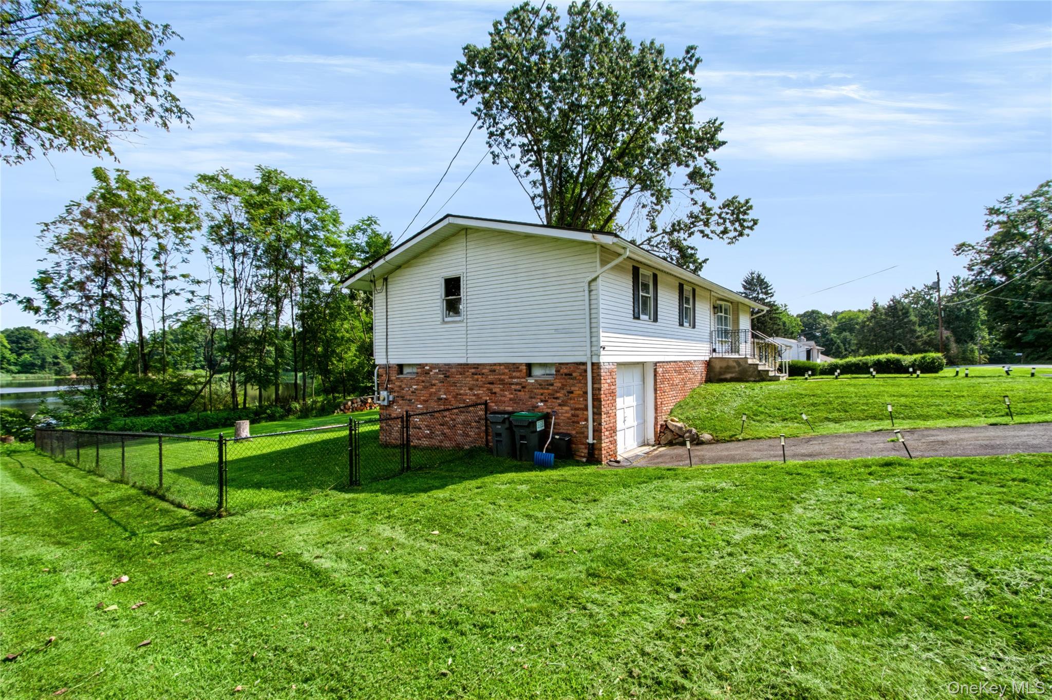 20 Seneca Lane – For Sale photo 5
