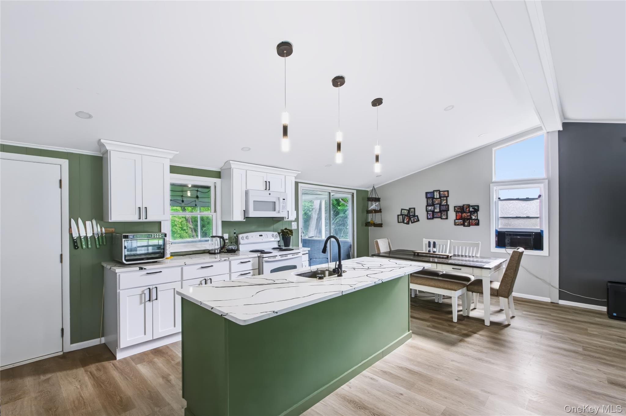 20 Seneca Lane – For Sale photo 10