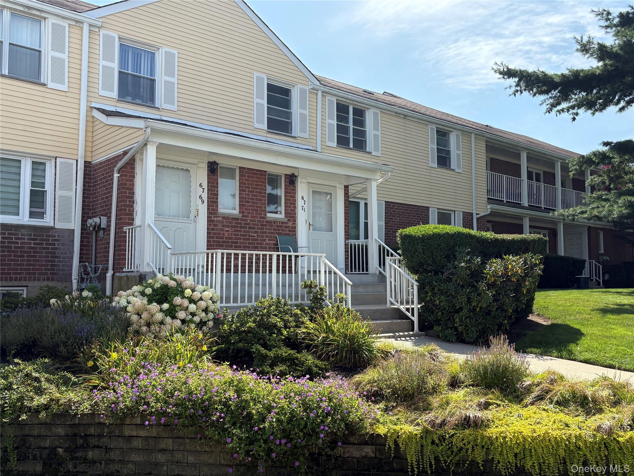 67-71 Cloverdale Lane, Unit 148