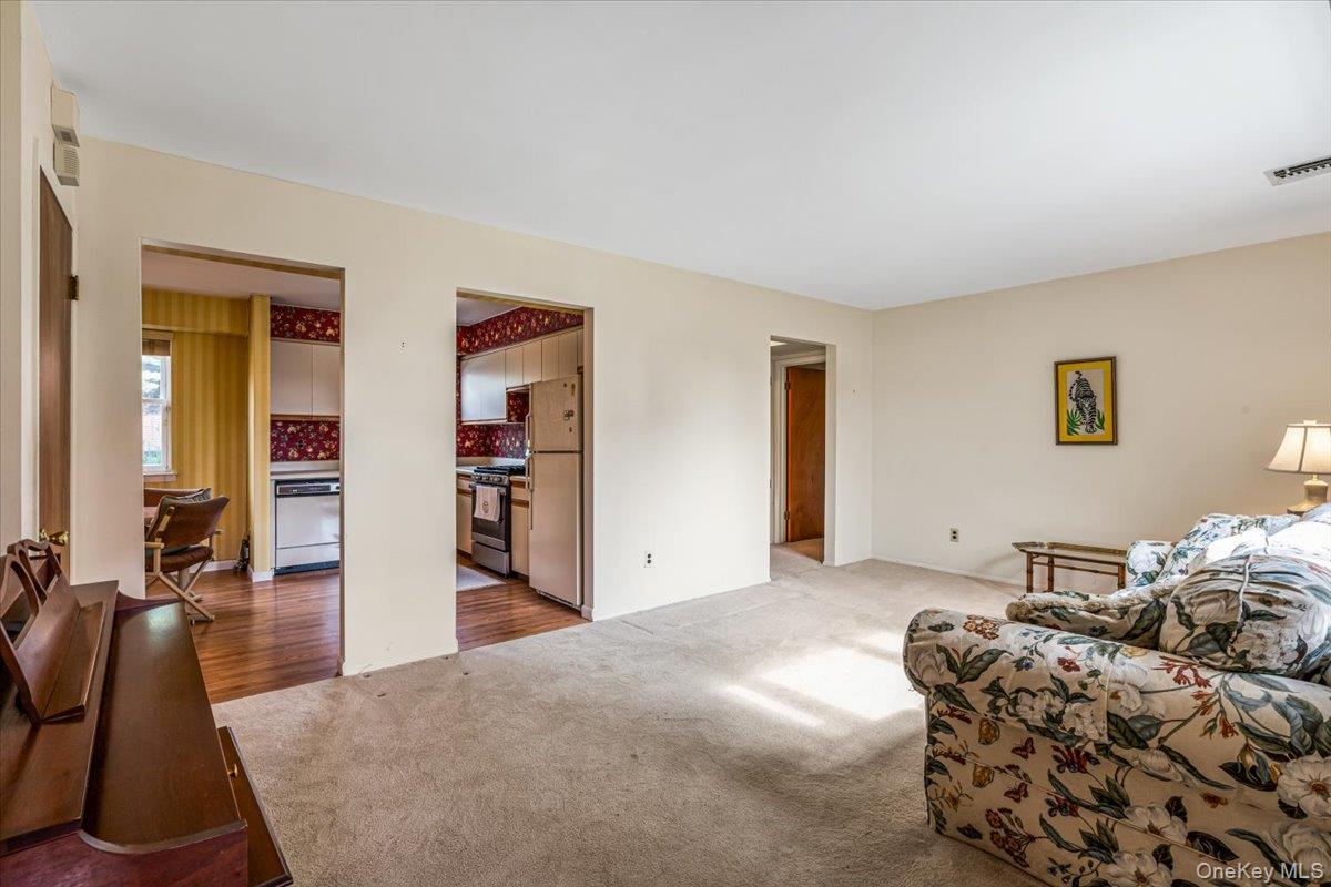 67-71 Cloverdale Lane, Unit 148 photo 5
