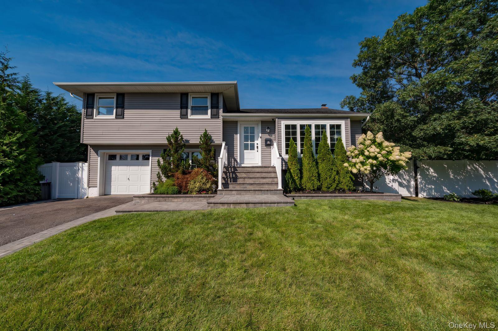 1814 Robin Lane – For Sale