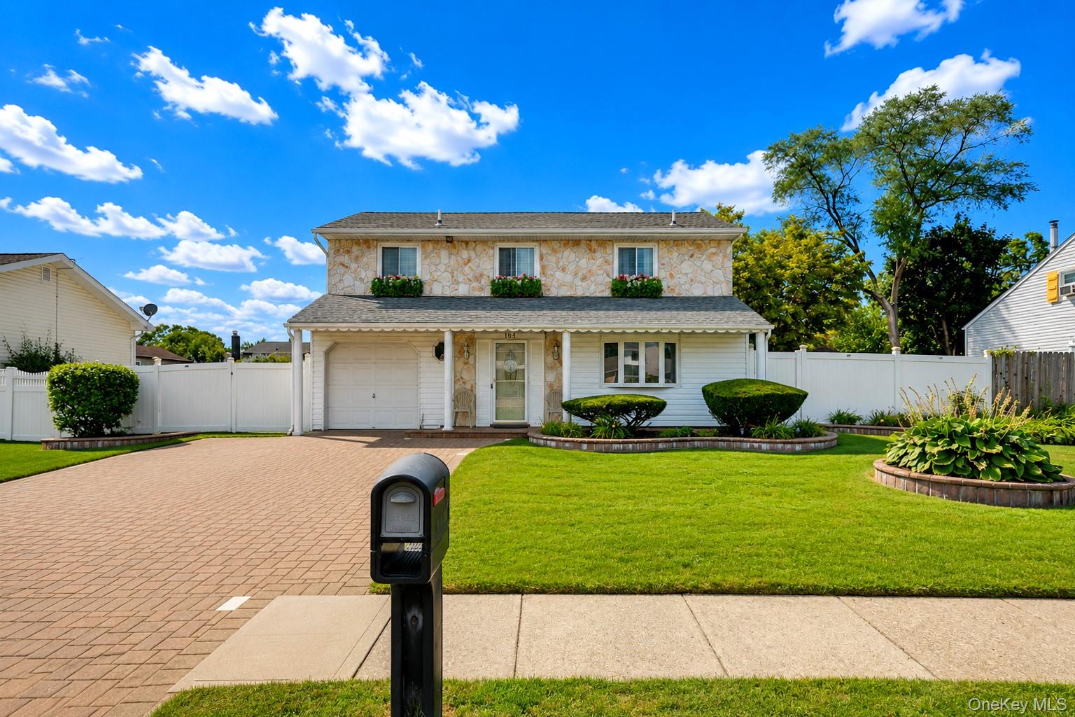 164 Bark Avenue – For Sale photo 2