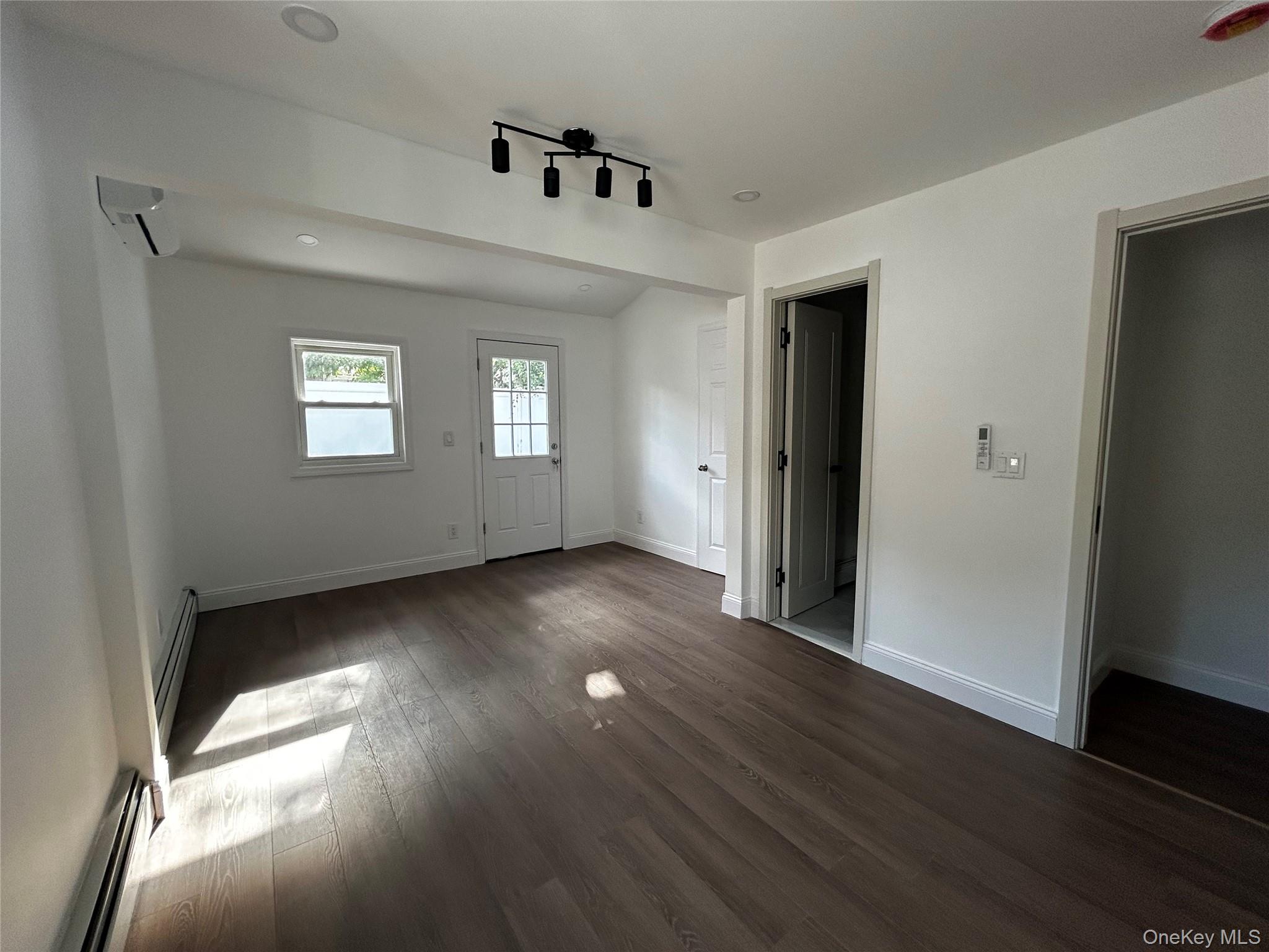 6446 217th Street, Unit 1st Fl+Bas photo 3