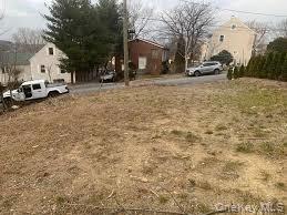 40 E Vincent Street – For Sale photo 2