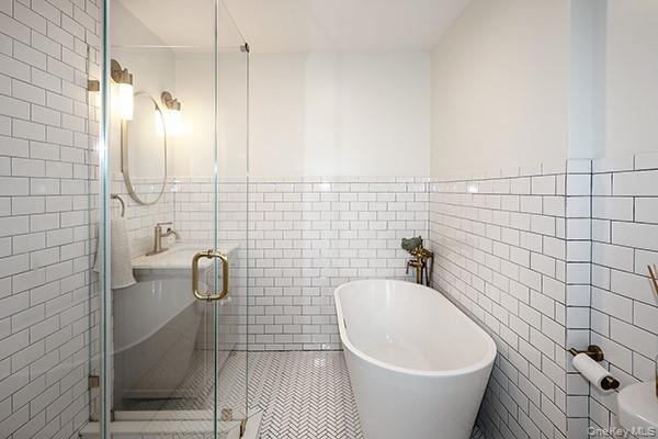 269 N Suffolk Avenue – For Sale photo 20