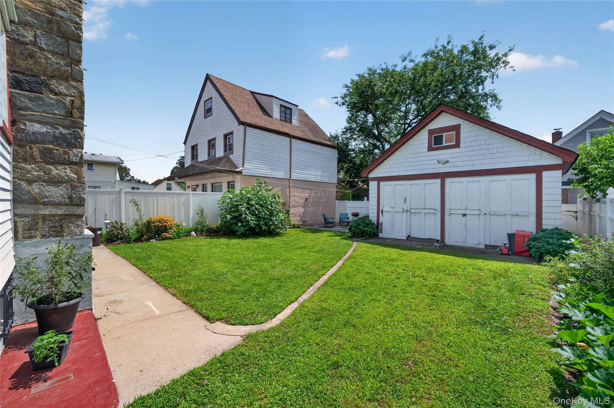 22118 110th Avenue – For Sale photo 24