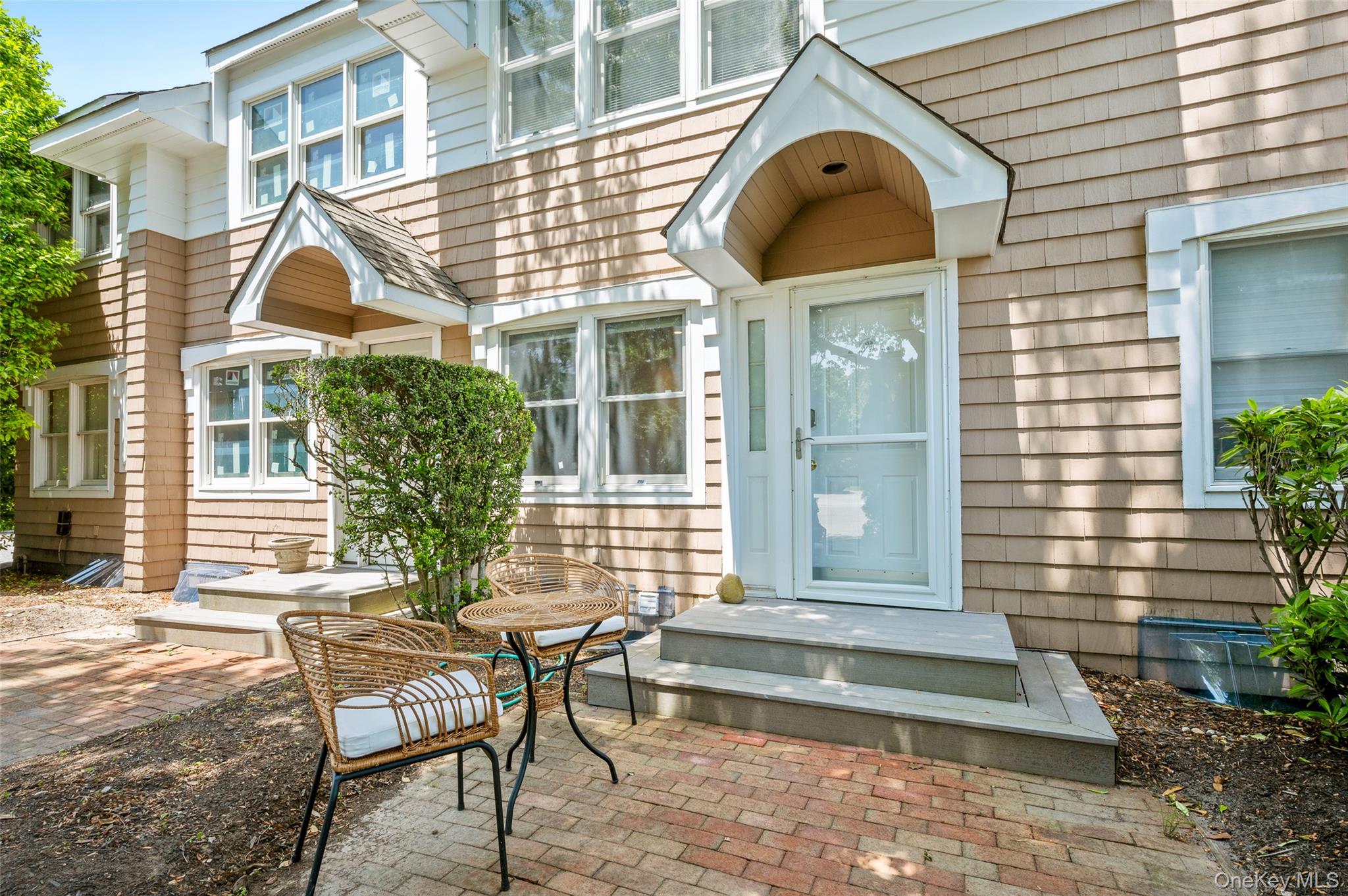 49 Canoe Place Road, Unit 312