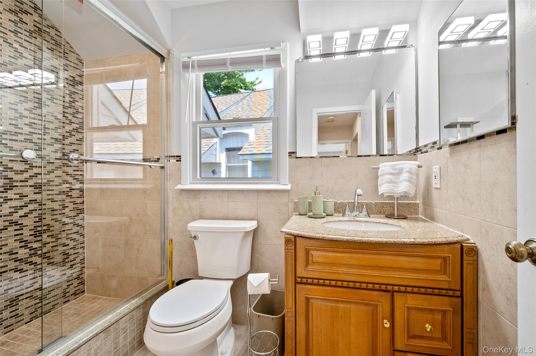 49 Canoe Place Road, Unit 312 photo 6