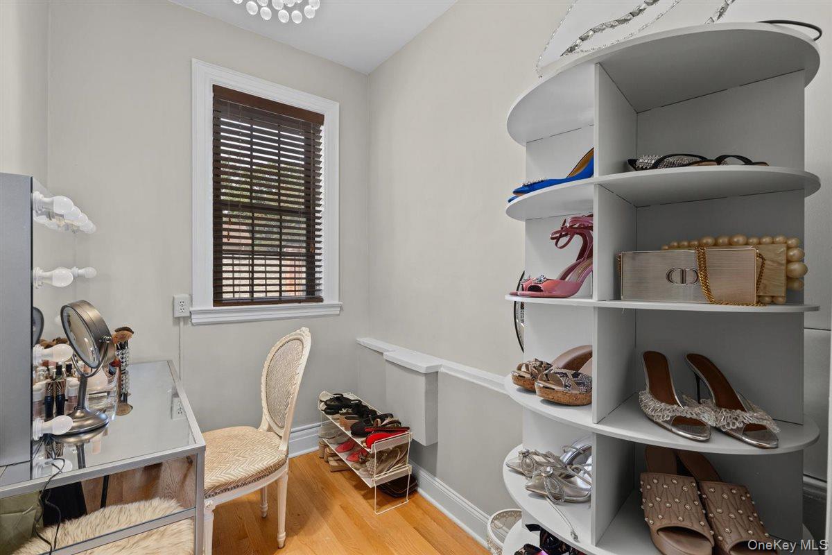 26 Pondfield Road W, Unit 3C photo 15