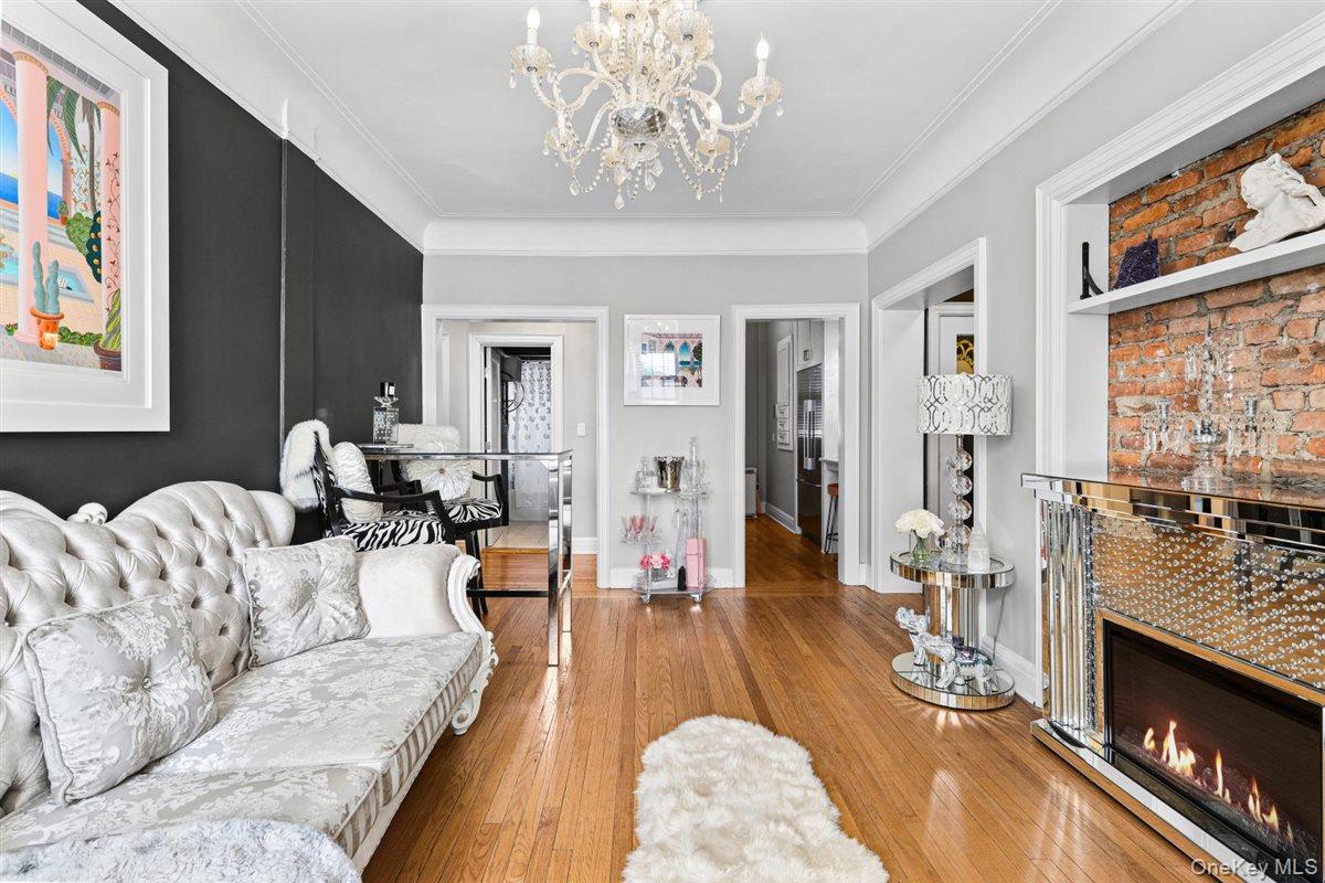 26 Pondfield Road W, Unit 3C photo 6