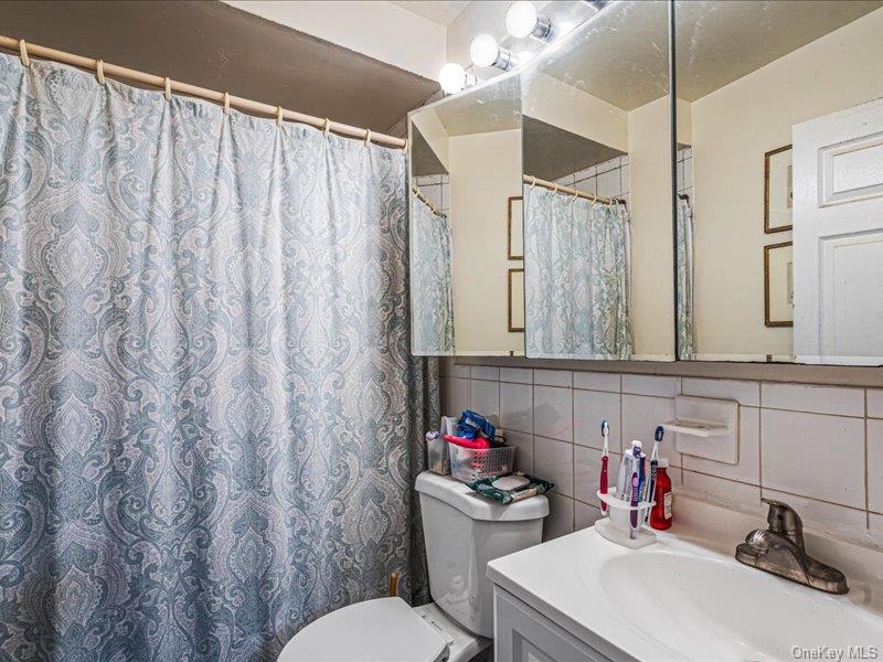 76-30 Grand Central Parkway – For Sale photo 10