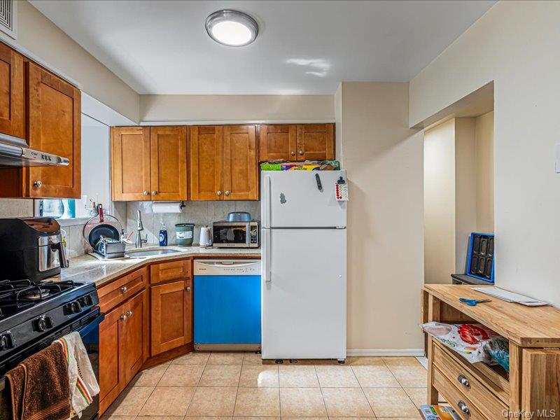 76-30 Grand Central Parkway – For Sale photo 17