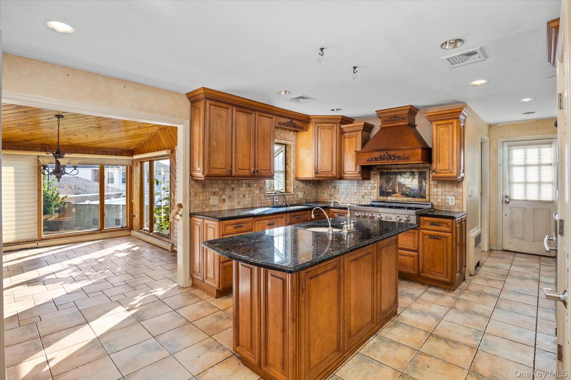 251 Perkins Avenue – For Sale photo 13