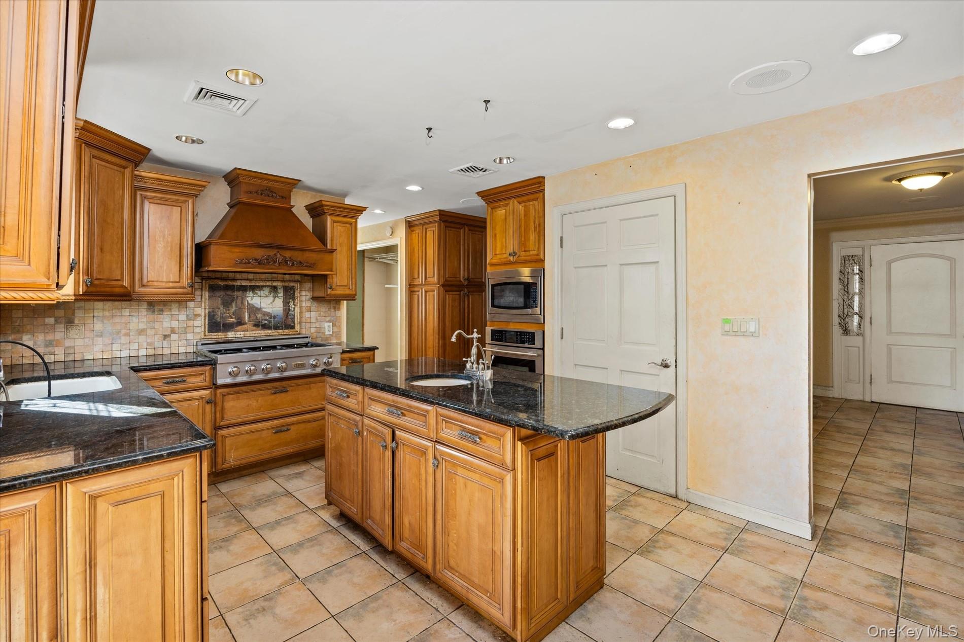 251 Perkins Avenue – For Sale photo 15