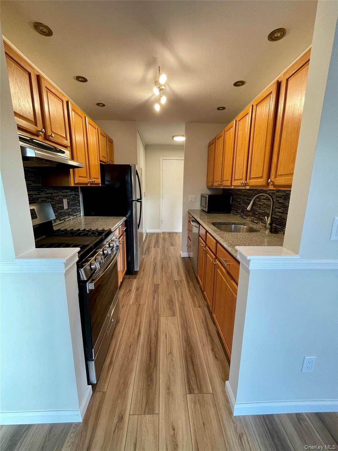 348 Central Park Avenue, Unit C9 photo 10