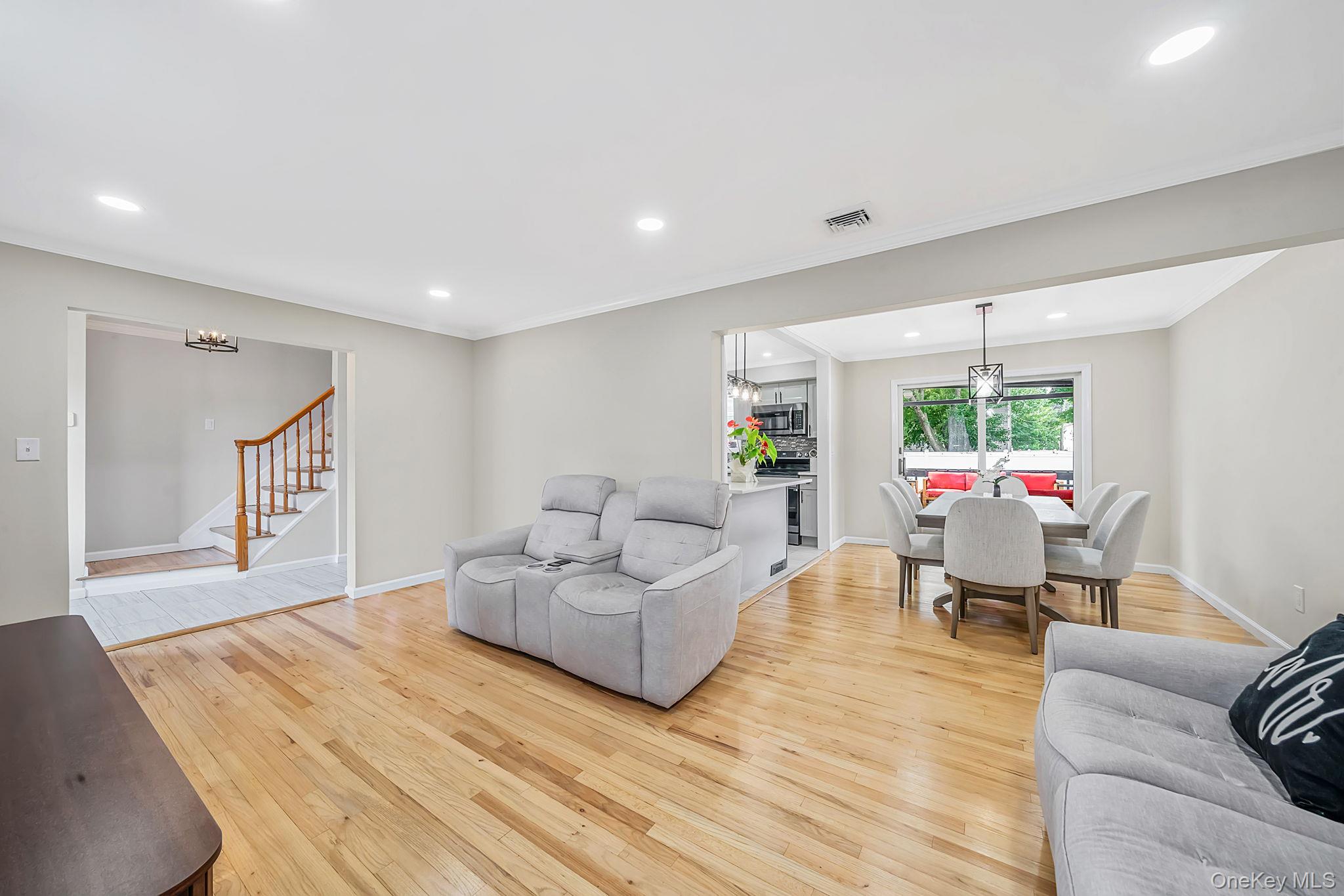 95 Colonial Drive – For Sale photo 6