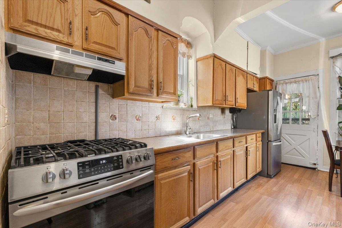 3713 Willett Avenue – For Sale photo 5