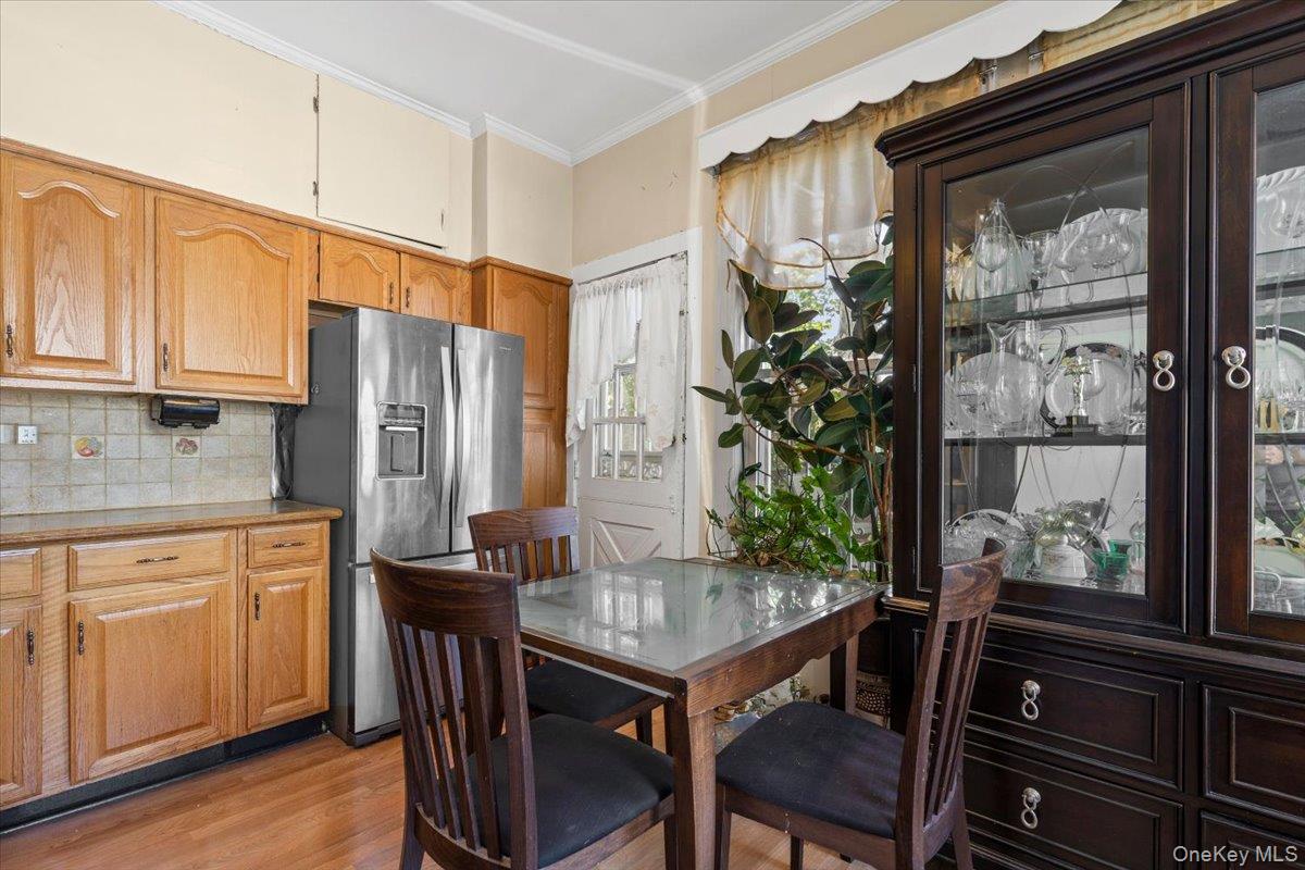 3713 Willett Avenue – For Sale photo 6