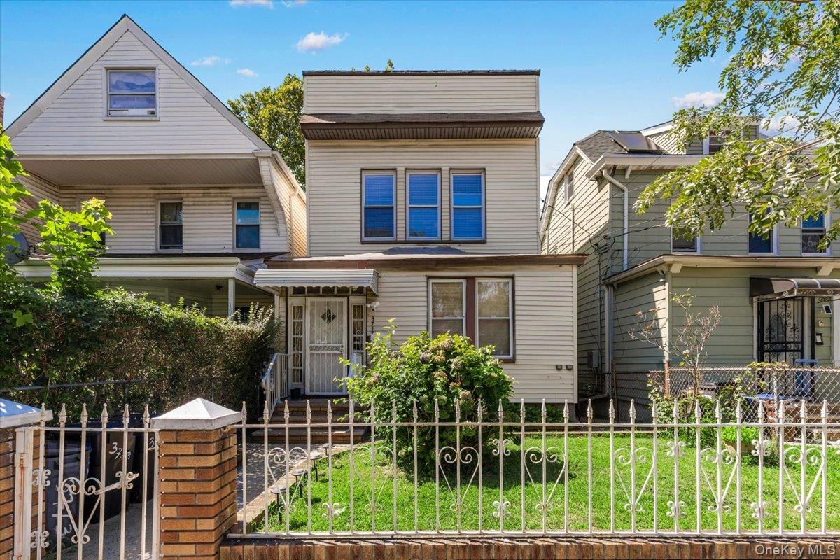 3713 Willett Avenue – For Sale