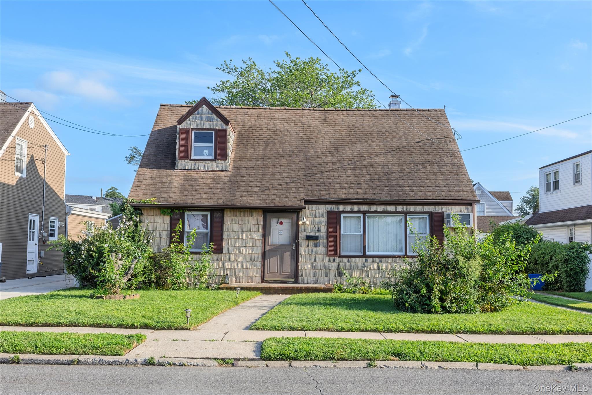 44 Pine Lane – For Sale