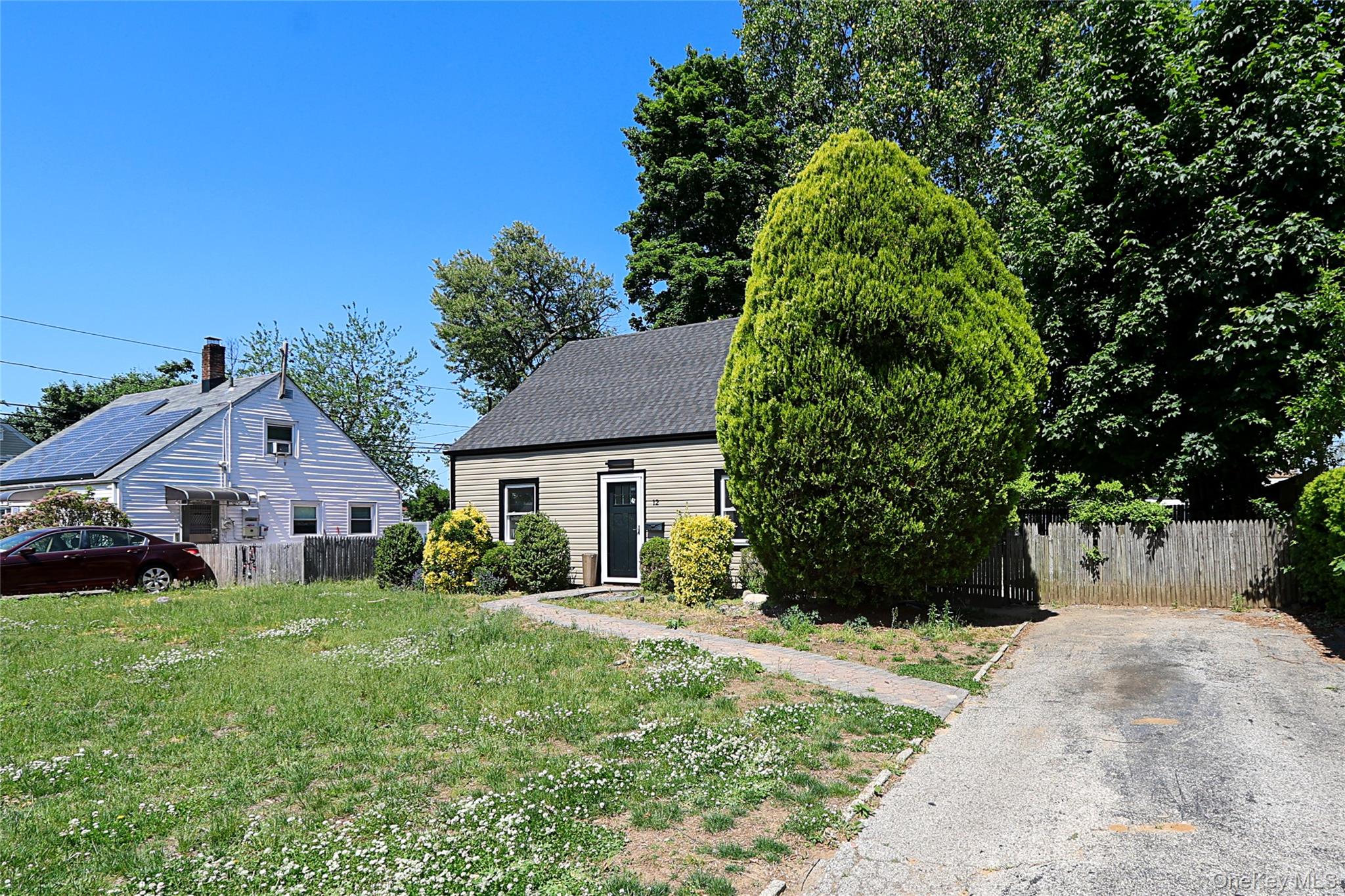 12 Garland Lane – For Sale photo 3