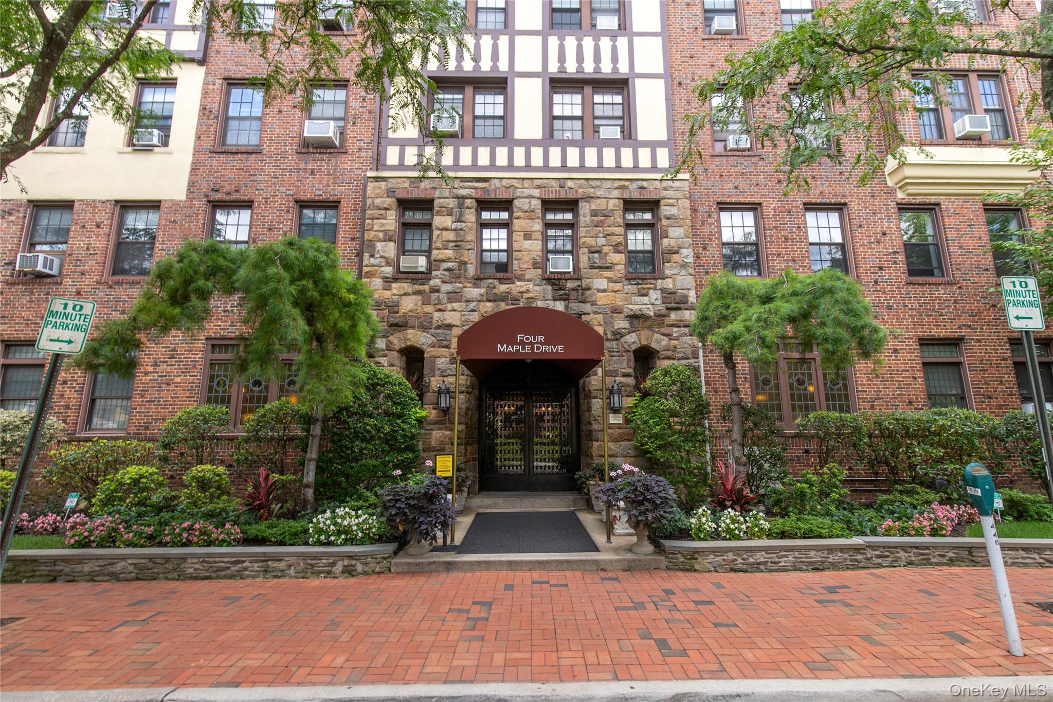 4 Maple Drive, Unit 6-I