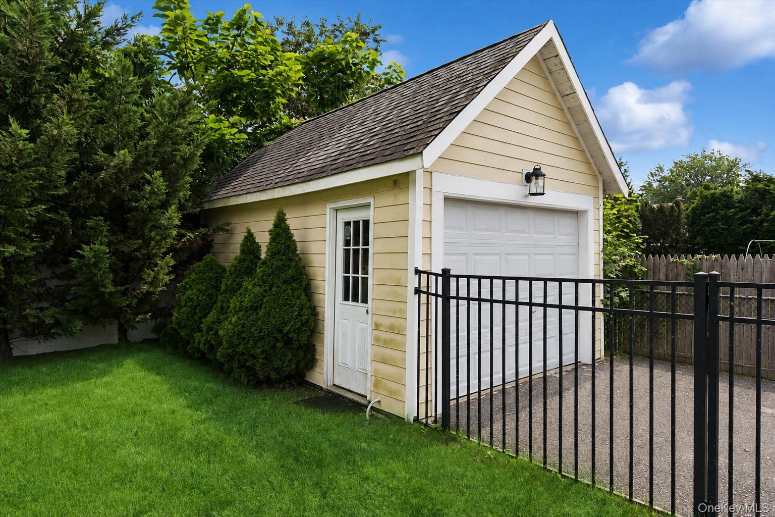 87 Islip Avenue – For Sale photo 31
