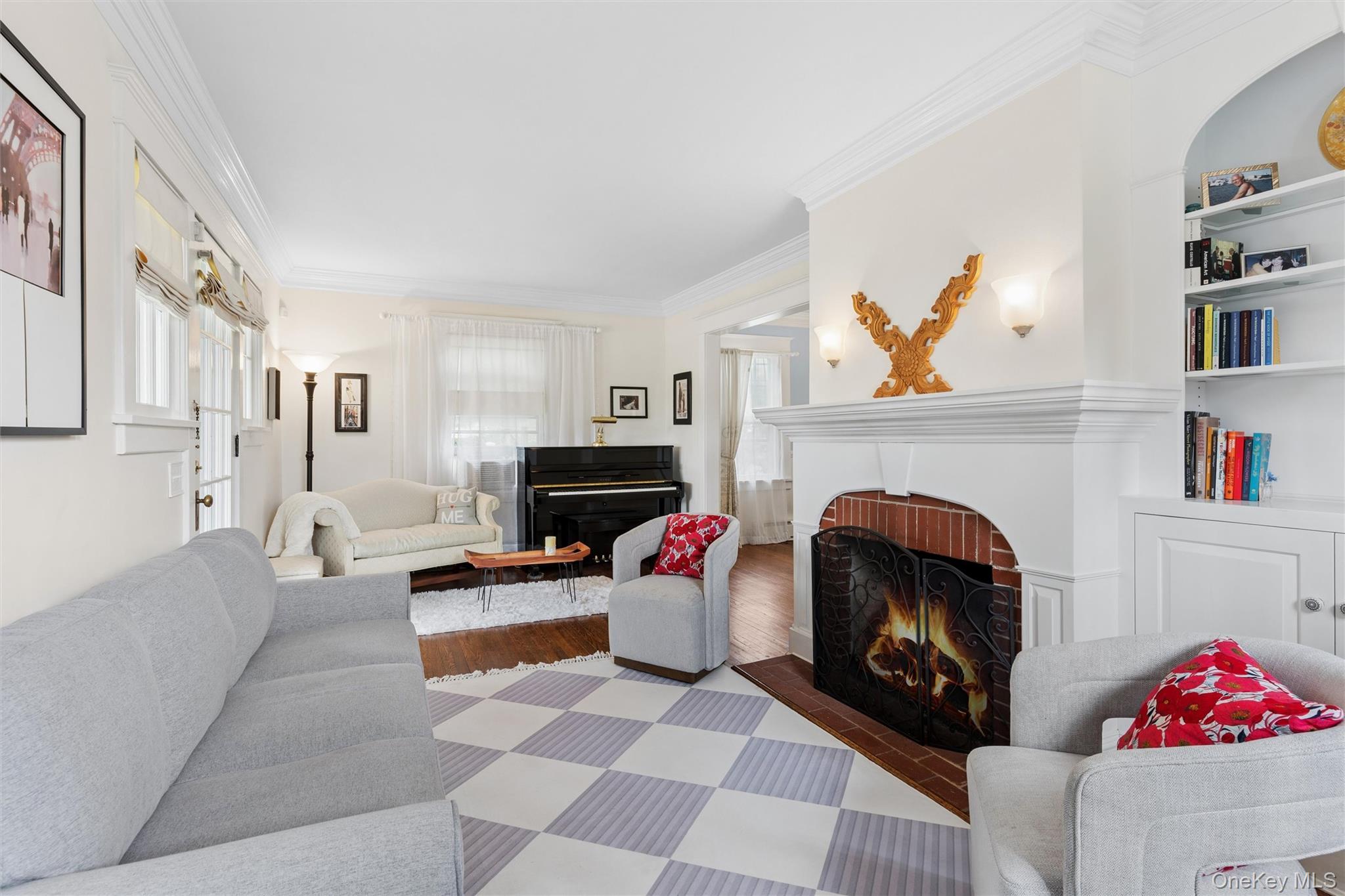 87 Islip Avenue – For Sale photo 2