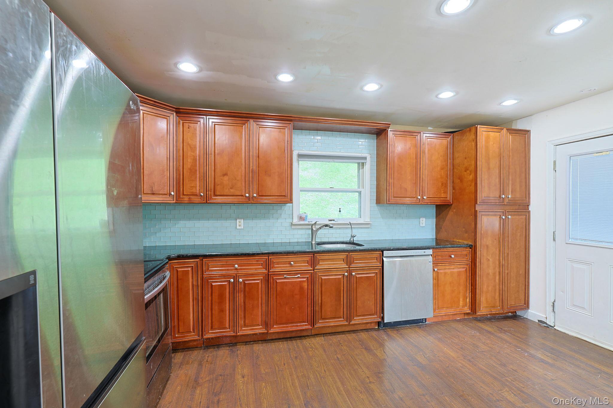 16 Clove Road – For Sale photo 3