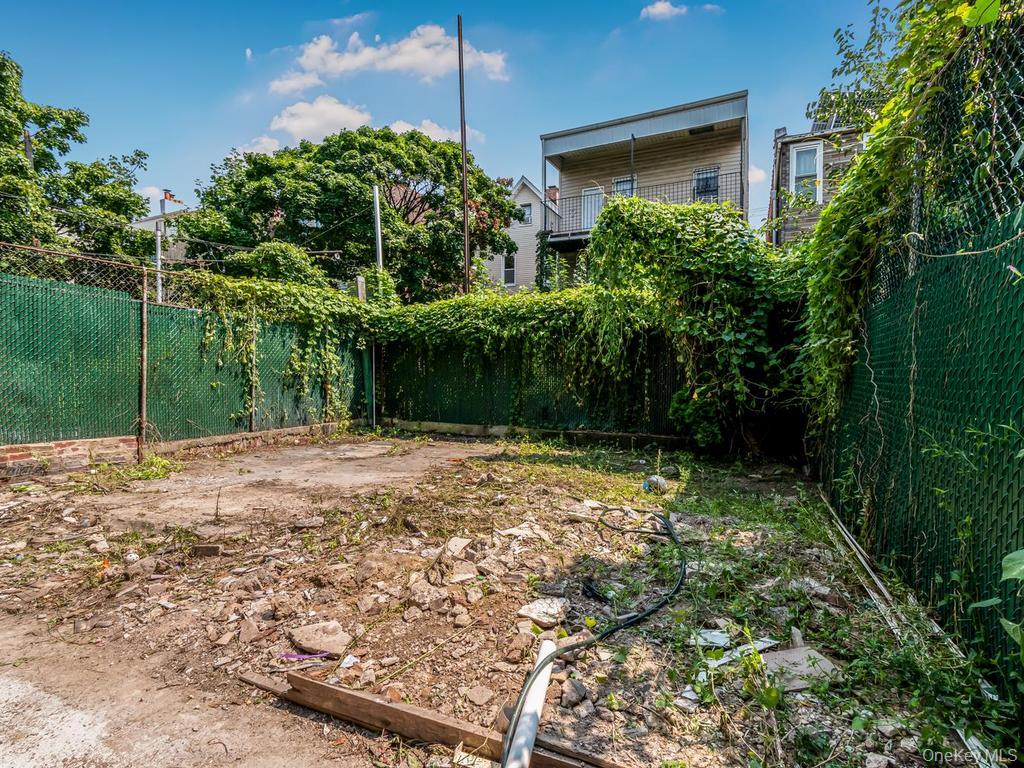 628 Mead Street – For Sale photo 30