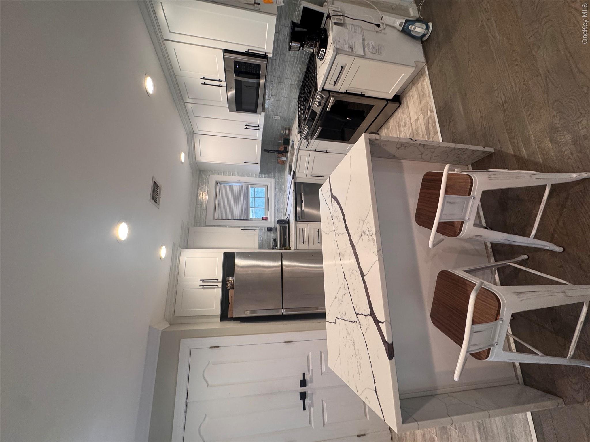 68 Brookline Avenue, Unit main floor photo 4