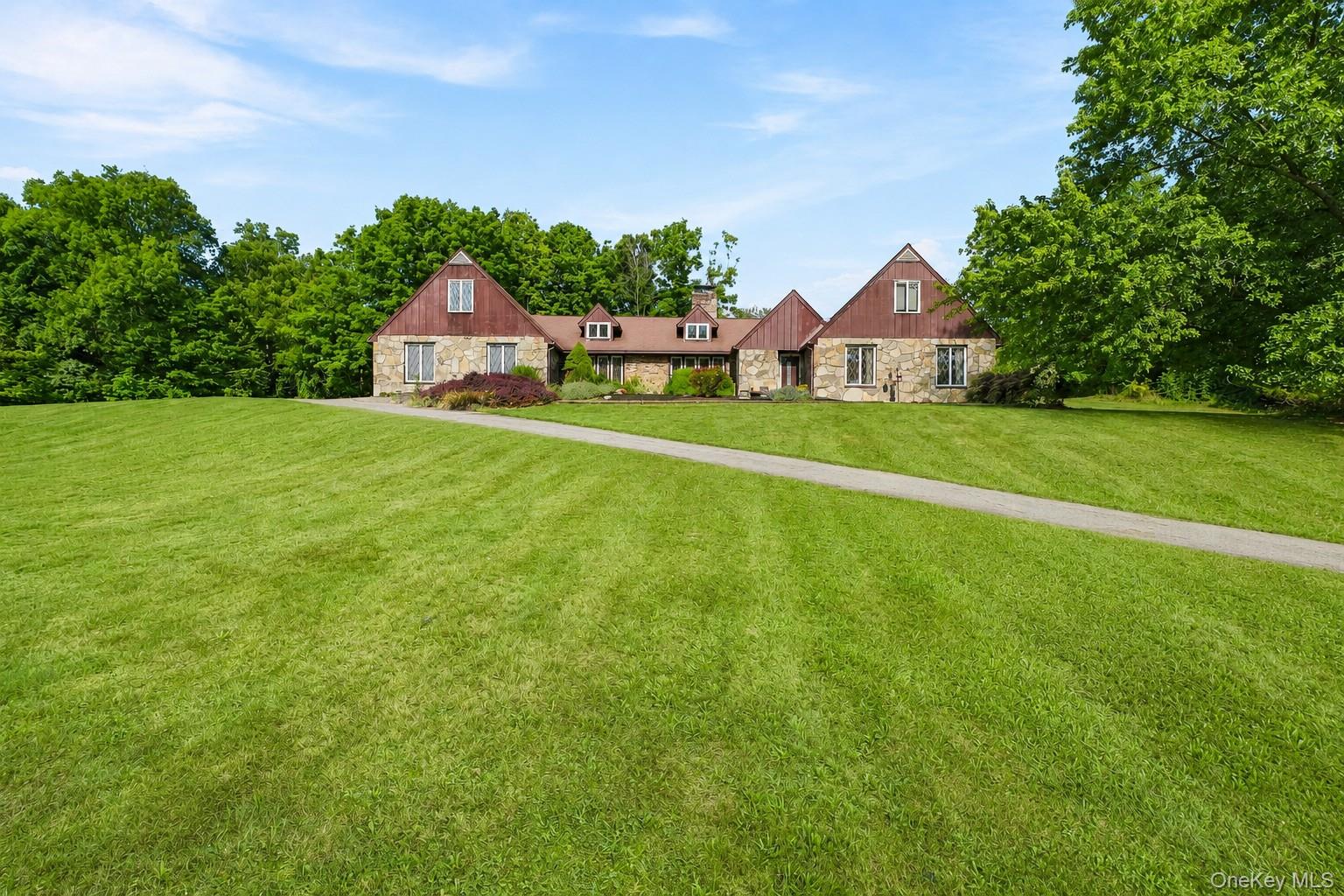 14 Lisa Drive – For Sale photo 3