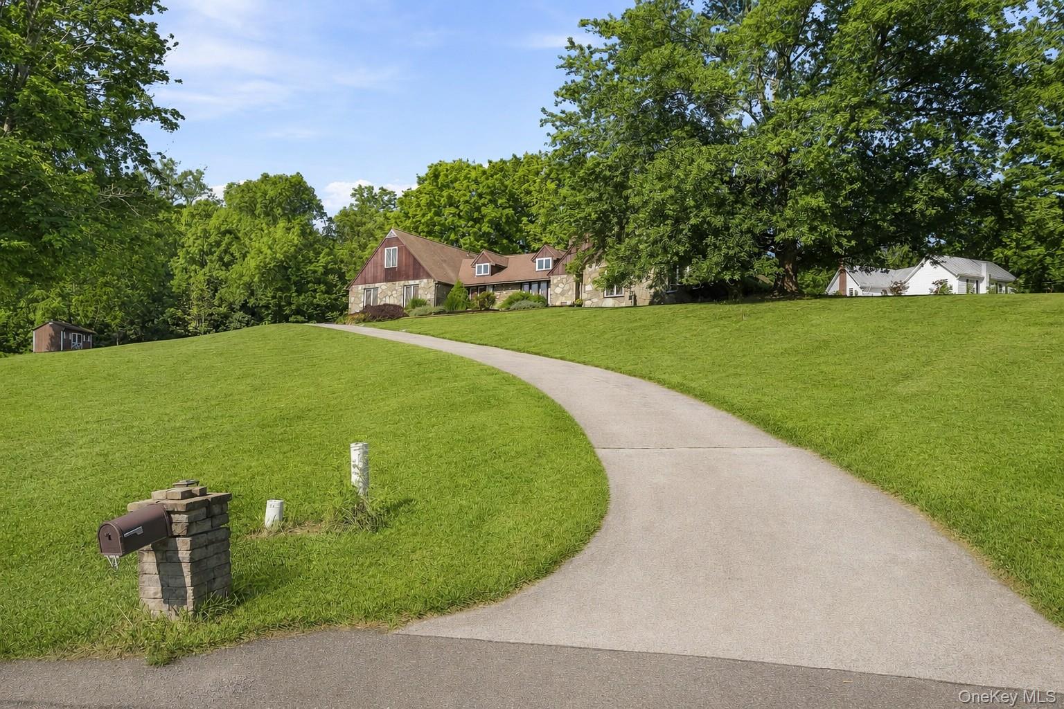 14 Lisa Drive – For Sale photo 4